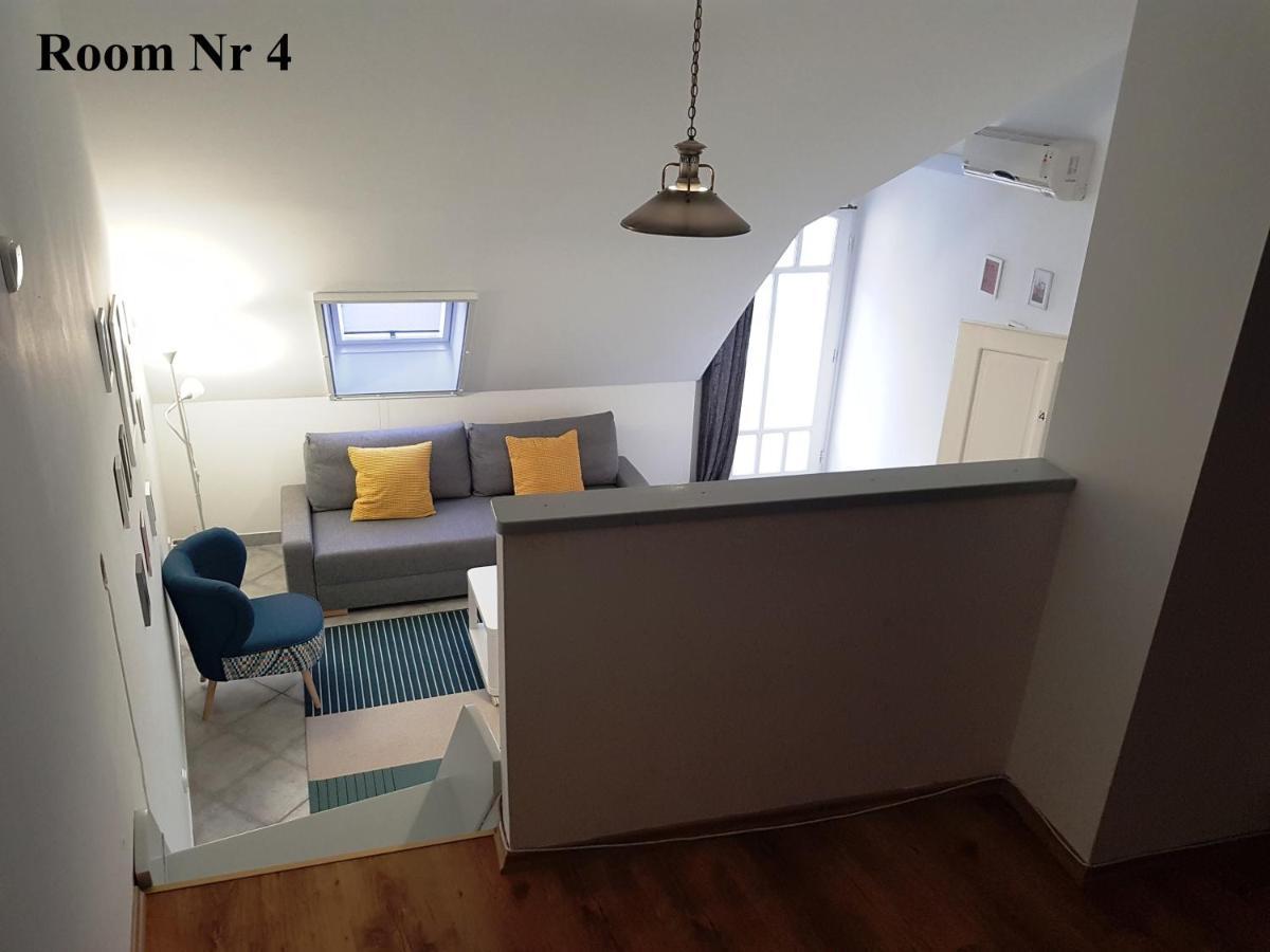 Zoli Apartmanok-Zoli Koelcsey 19 Villa ไฮจ์ดุสโซบอสโล ภายนอก รูปภาพ