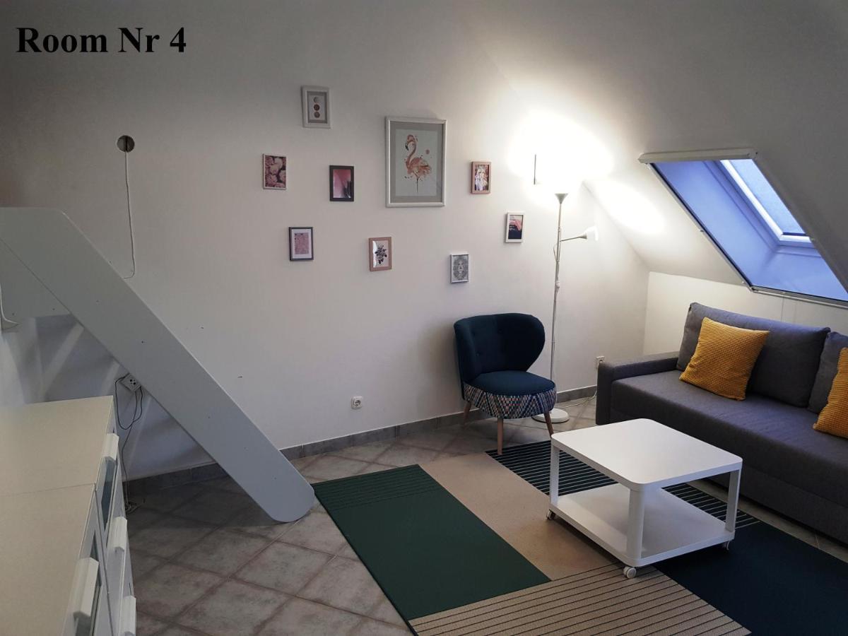 Zoli Apartmanok-Zoli Koelcsey 19 Villa ไฮจ์ดุสโซบอสโล ภายนอก รูปภาพ